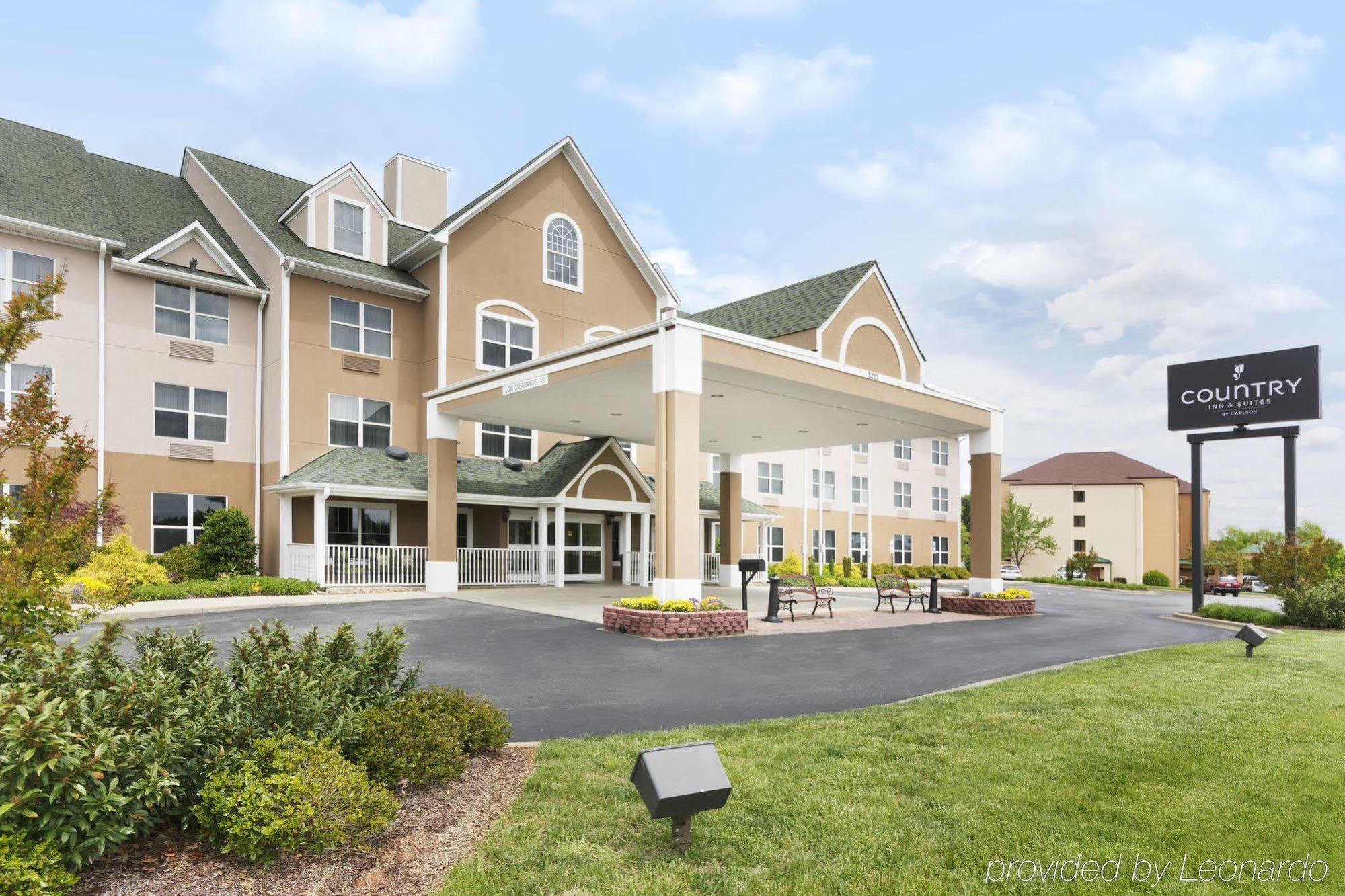 Country Inn & Suites By Radisson, Burlington Elon , Nc Exterior photo